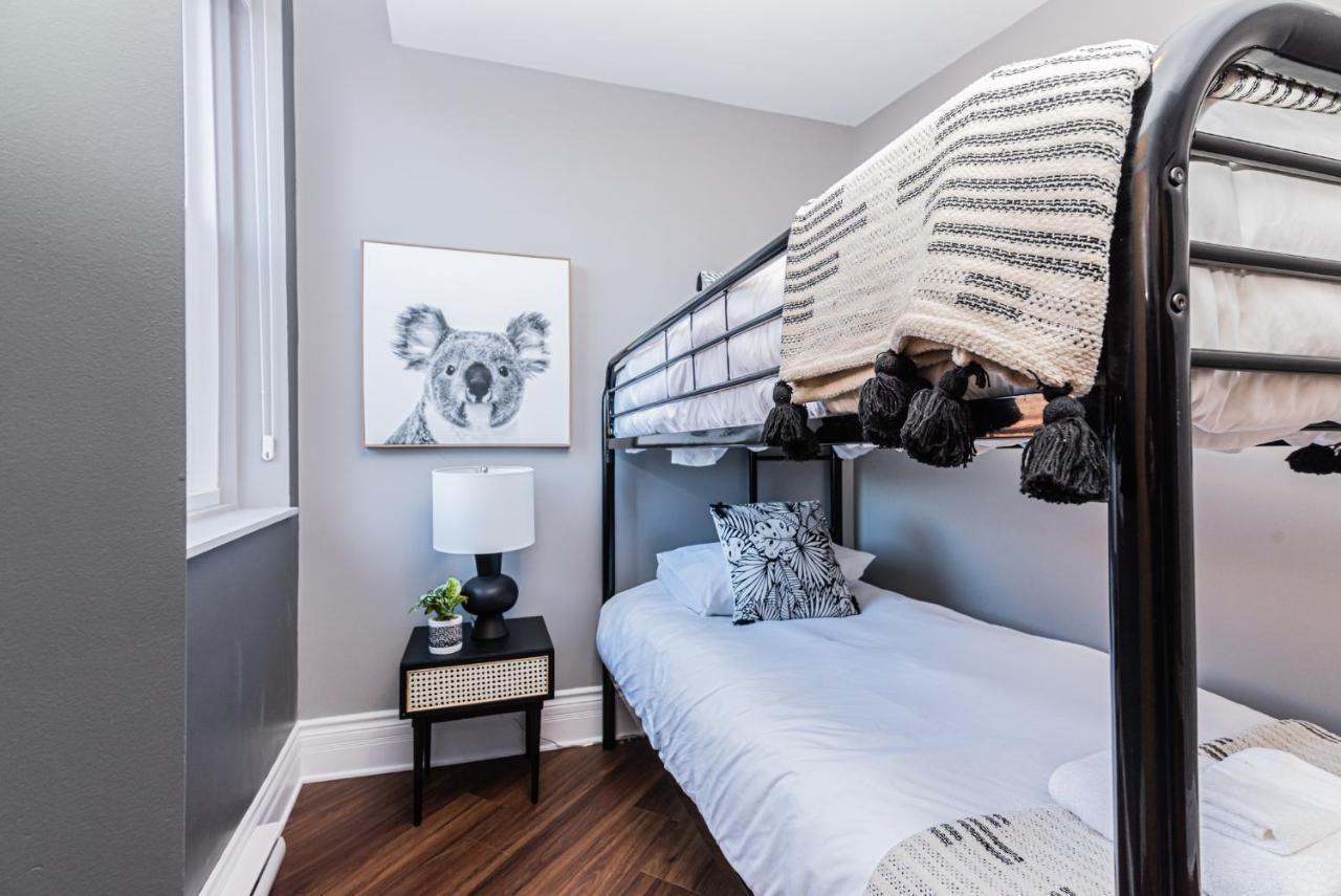Family Friendly 3-Bedroom Beauty In Le Plateau By Denstays Монреаль Экстерьер фото