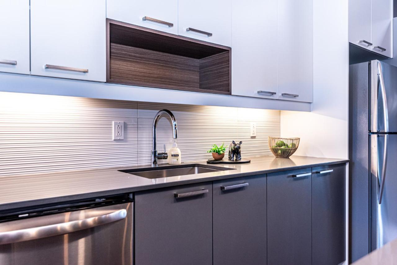 Family Friendly 3-Bedroom Beauty In Le Plateau By Denstays Монреаль Экстерьер фото