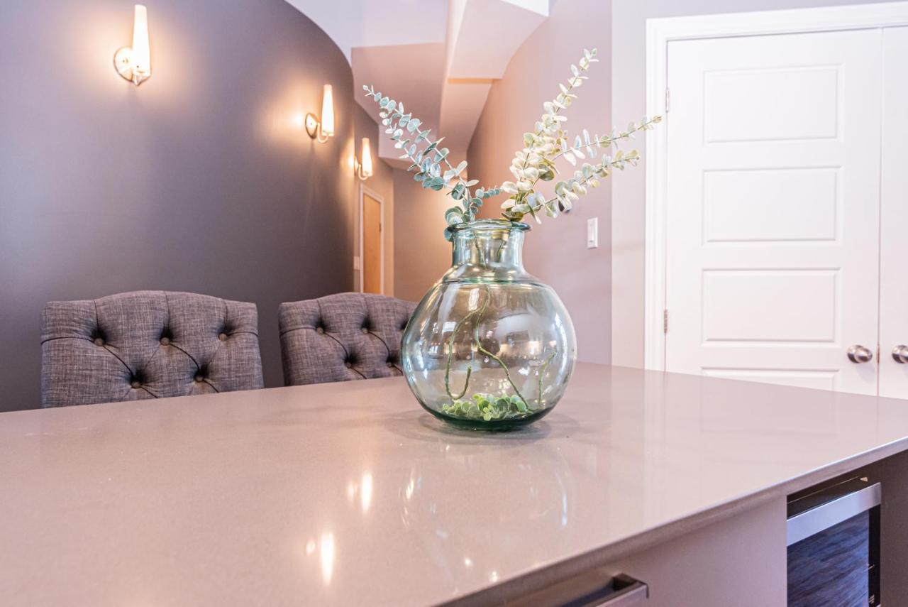 Family Friendly 3-Bedroom Beauty In Le Plateau By Denstays Монреаль Экстерьер фото